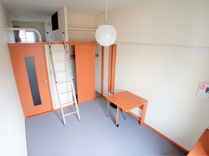 レオパレスエクレール 居間