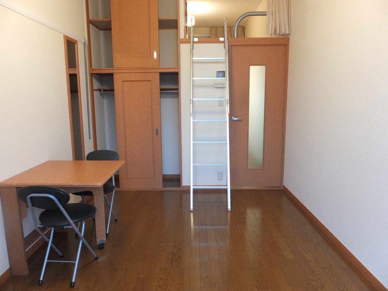 レオパレスモーヴ 居間