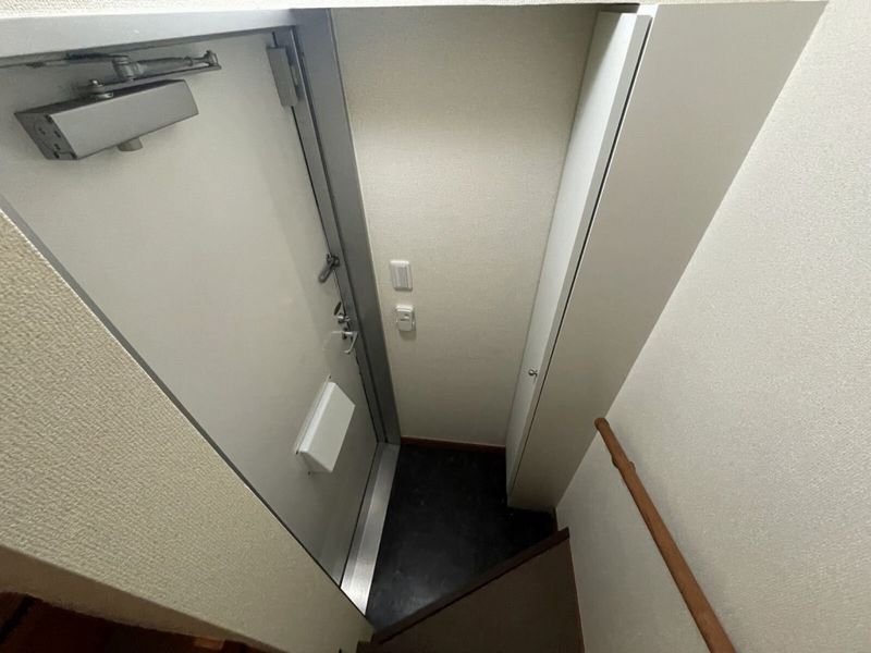 レオパレスベルウィング 玄関