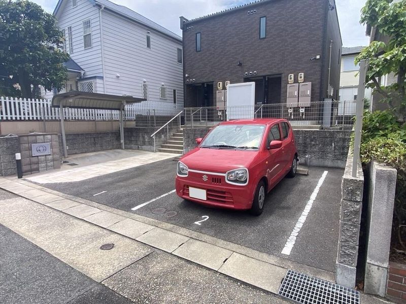 レオネクスト高島一丁目 駐車場