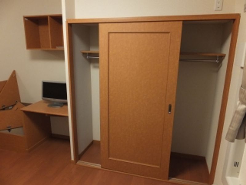 レオパレス南円山 収納