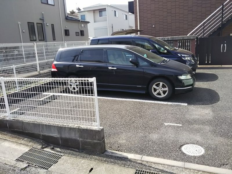 レオパレスエスペランサ 駐車場