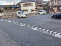 レオパレス二瀬川 駐車場