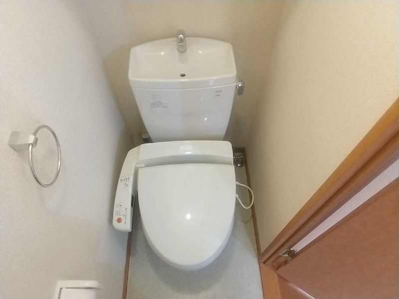 レオパレス山百合 トイレ