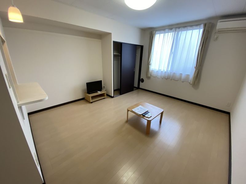 レオネクストＫＲＨフレンド 居間