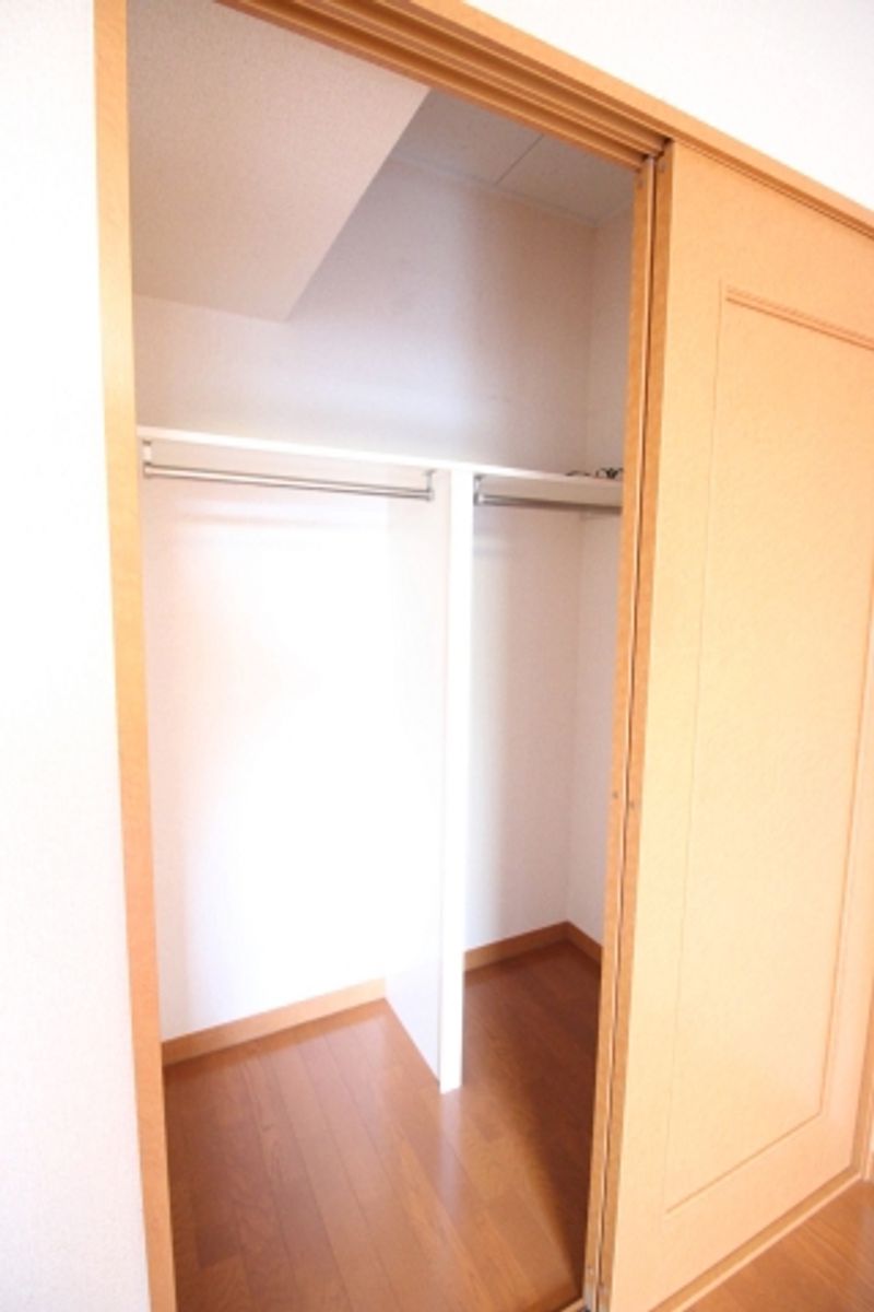 レオパレスかりん 収納