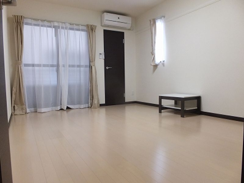 レオネクストグロリア京橋南Ⅱ 居間