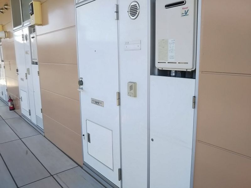 レオパレス日本橋 玄関