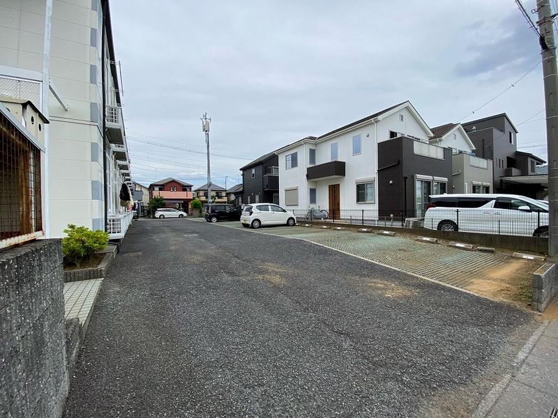 レオパレスラッキー 駐車場