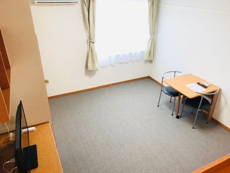 レオパレスストリートハウス 居間