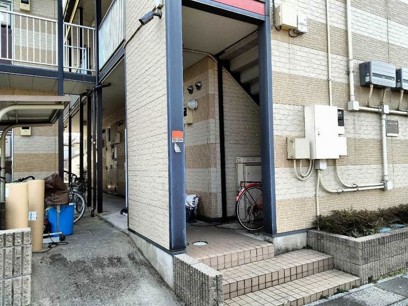 レオパレスマリア エントランス
