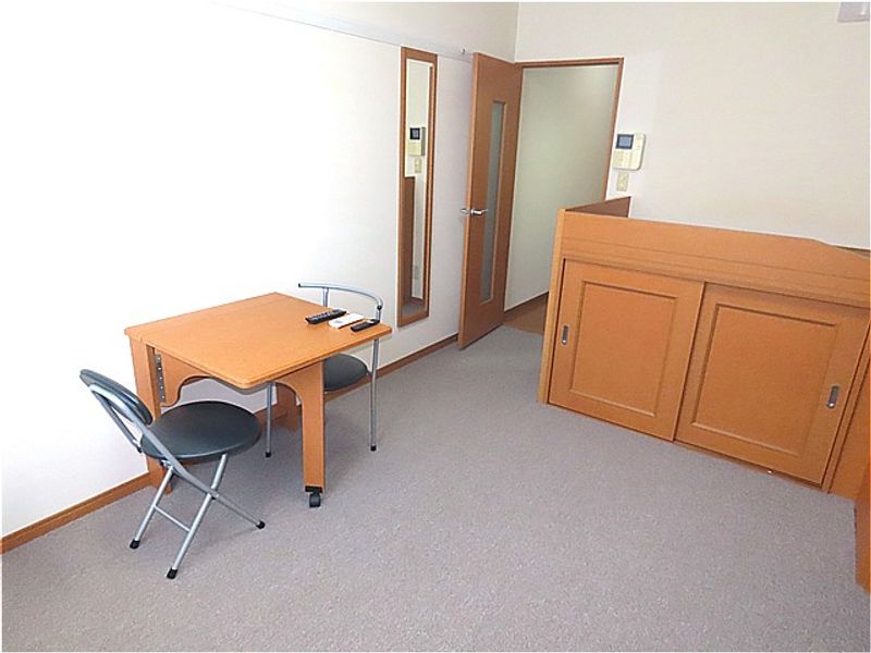 レオパレスエトワール 居間