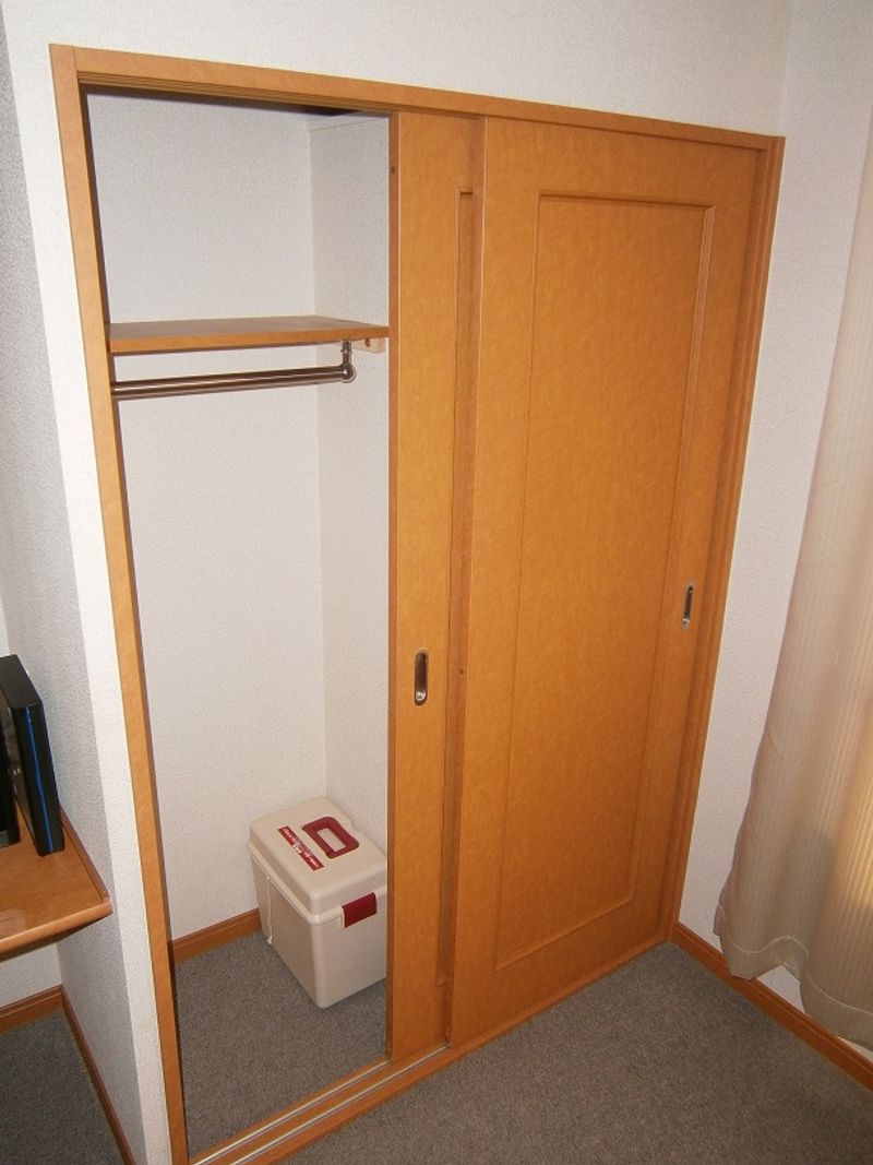 レオパレスパピエ薫風 収納