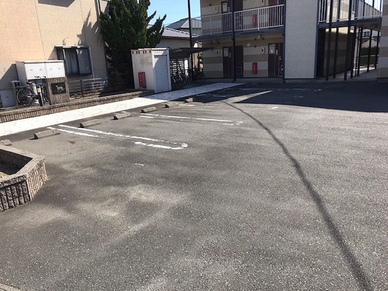 レオパレスＪＯＹ 駐車場
