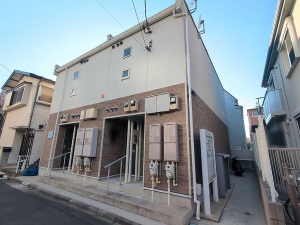 Bên ngoài LEONEXT Estrelita