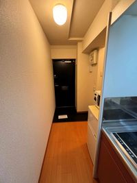 レオパレスホンゴーパレス 玄関