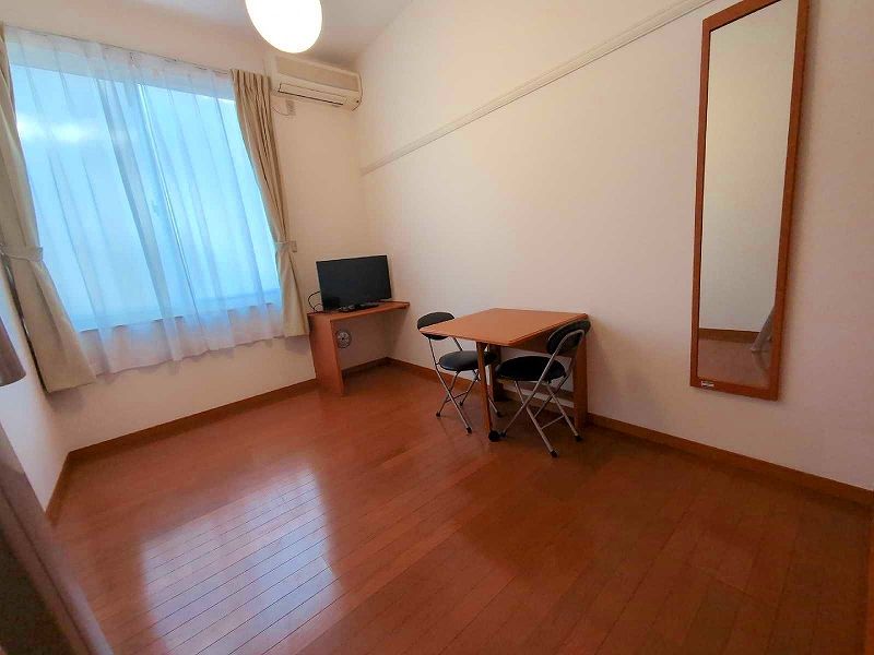 レオパレスエバラ 居間