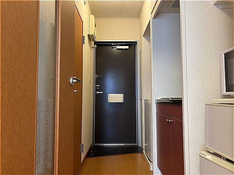 レオパレスピノ 玄関