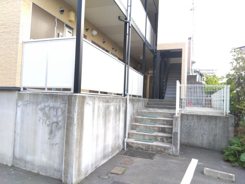 レオパレス柏崎 エントランス