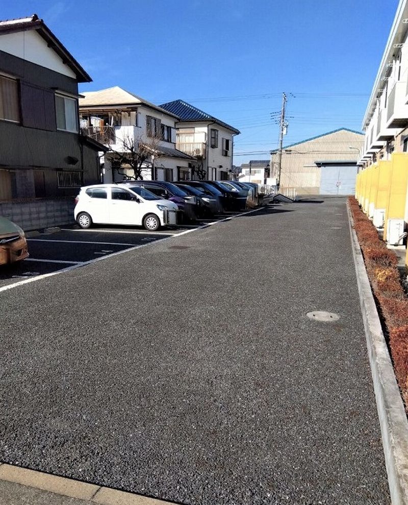 レオパレスキャピタルハイツ 駐車場