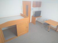 レオパレス三内 寝室