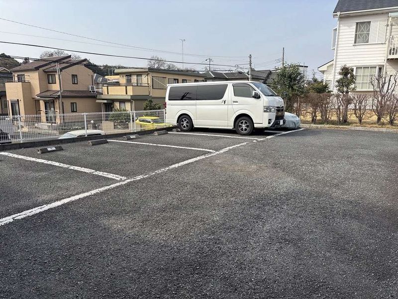 レオパレスＫ−ウッズ 駐車場