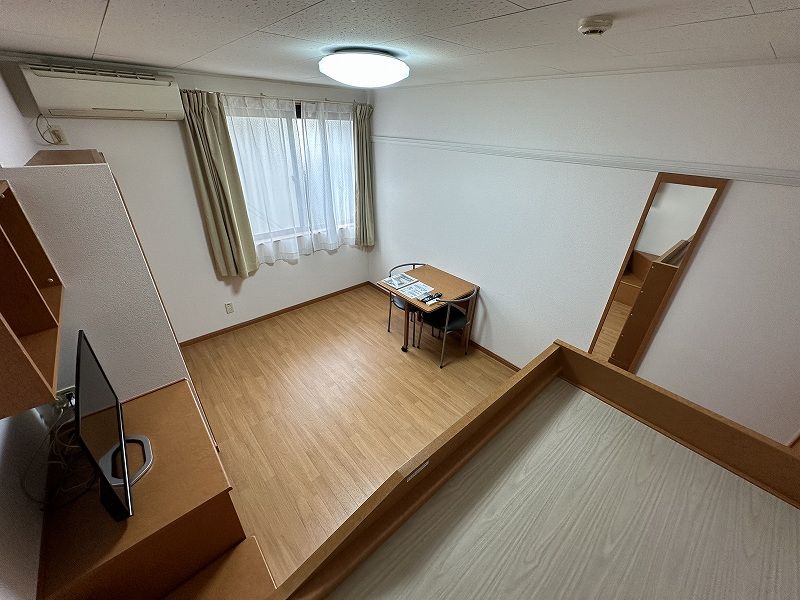 レオパレスパレスマンションⅤ 居間