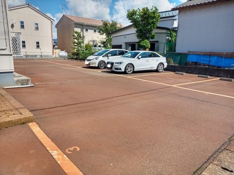 レオパレス要 駐車場