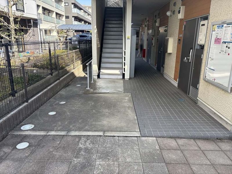レオネクストボンボネーラ エントランス