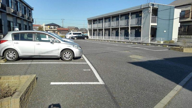 レオパレスエスペランサ 駐車場