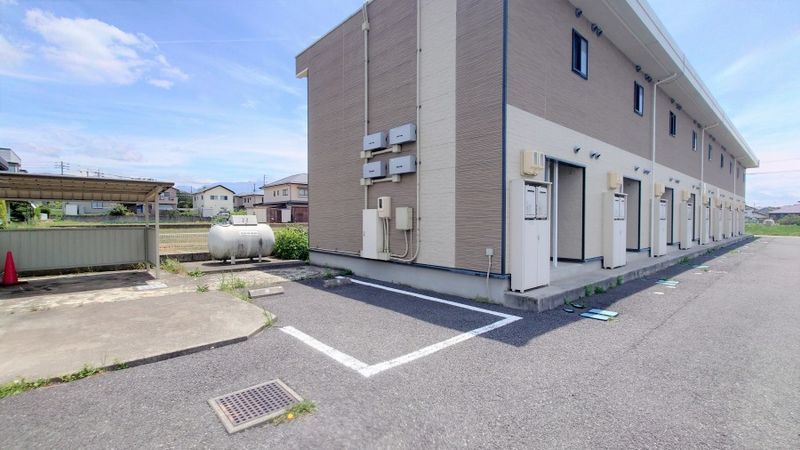 レオパレスサンタマリヤウィング 駐車場