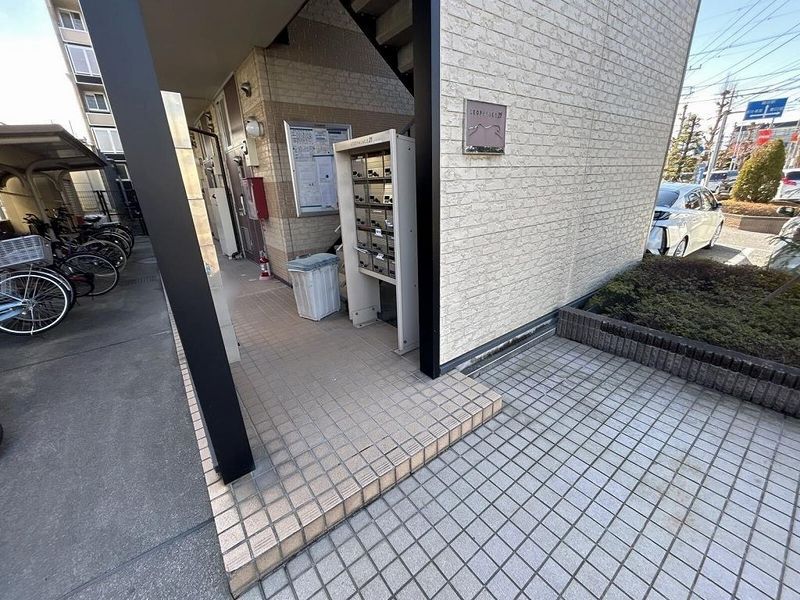 レオパレスＭＬハロープラザ エントランス
