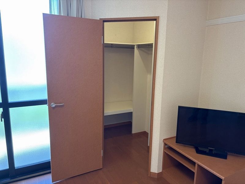 レオパレスアゼリアカーサ 収納