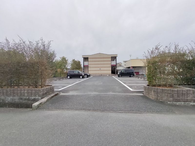 レオパレス松橋 駐車場