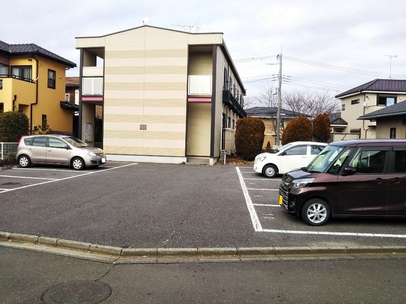 レオパレス内守谷 駐車場