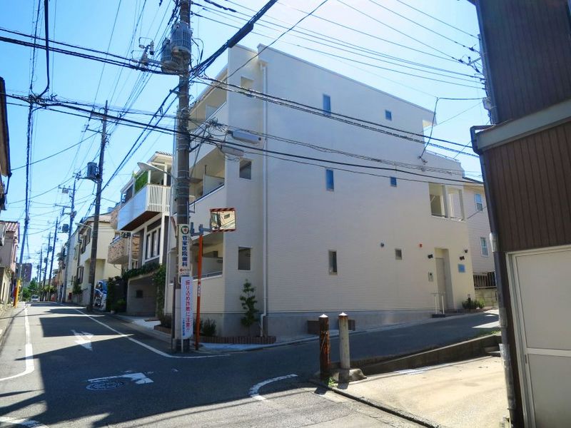 レオネクストマードレ 外観
