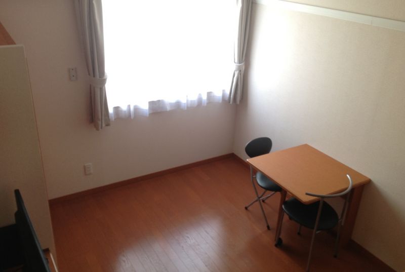 レオパレスフェリーチェ 居間