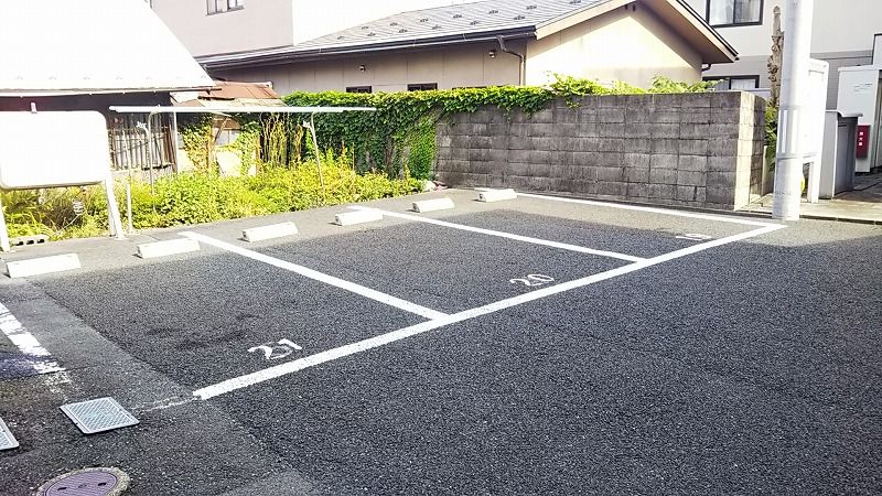 レオネクスト仙北駅前Ⅱ 駐車場