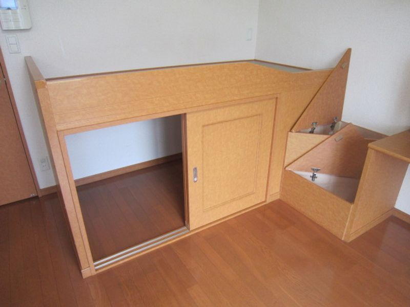 レオパレスグリーンヒル泉 収納