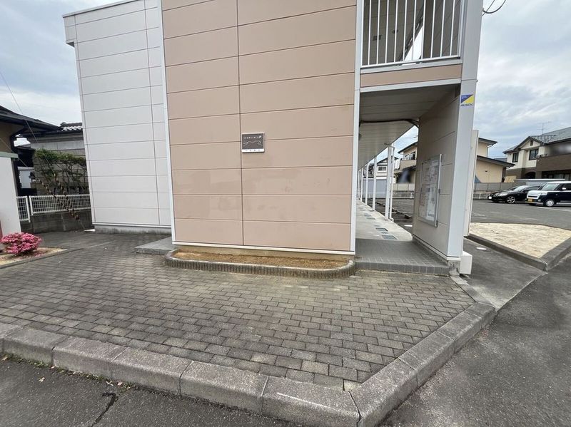 レオパレス中屋敷Ｂ エントランス