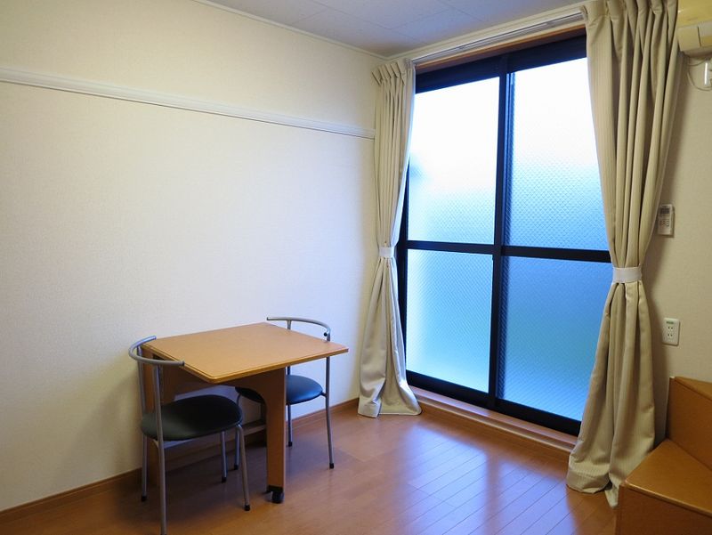 レオパレスＣｏｍｆｏｒｔ 居間