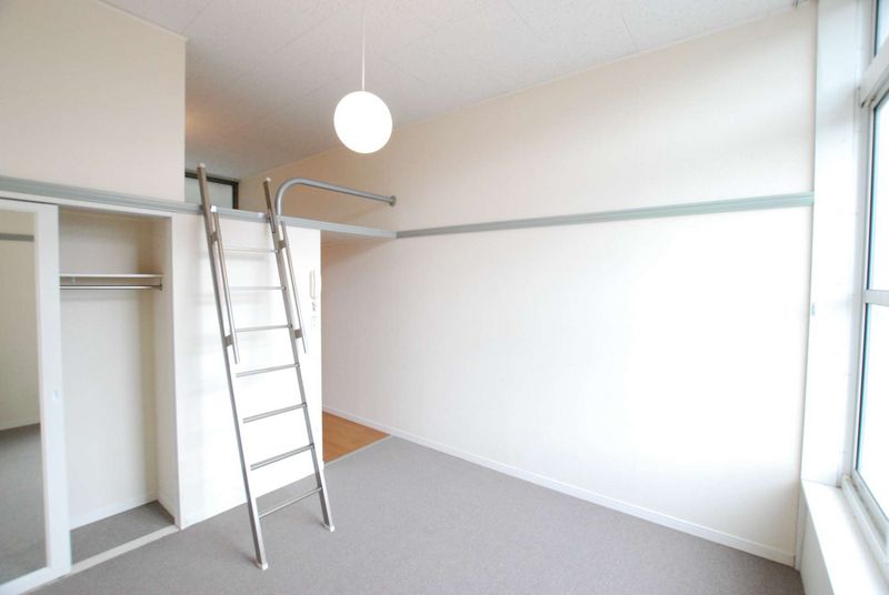 レオパレスアルファ 居間