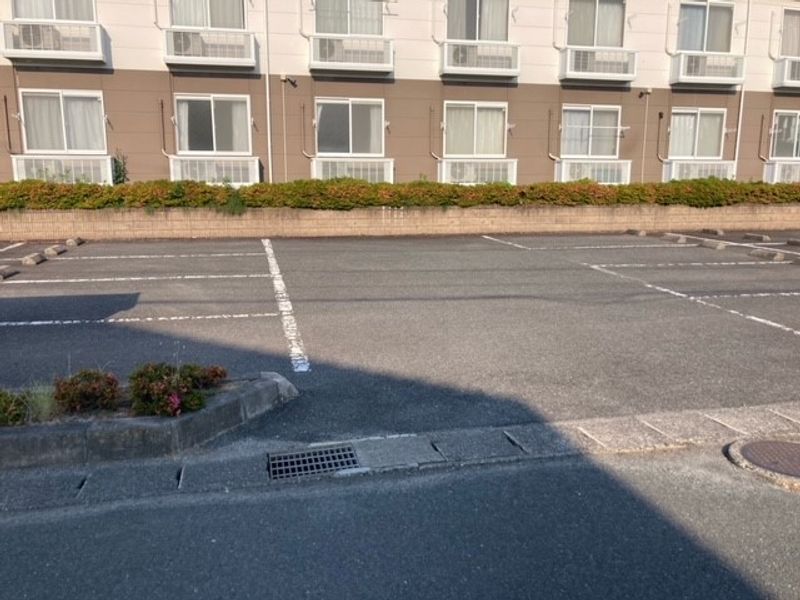 レオパレスエステートカズⅡ 駐車場