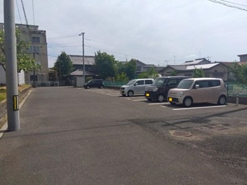 レオパレス悠　１ 駐車場