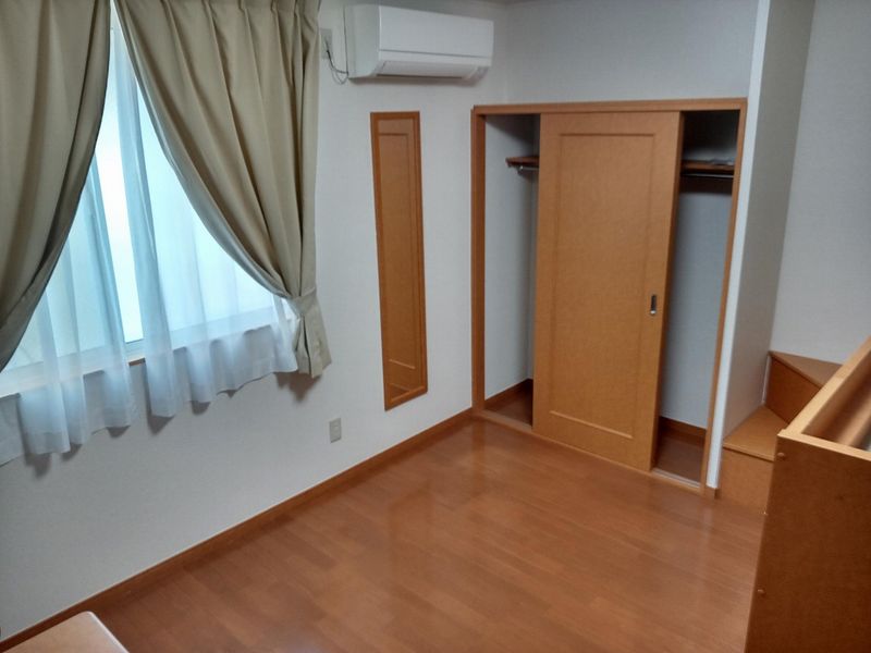 レオパレス西部 居間