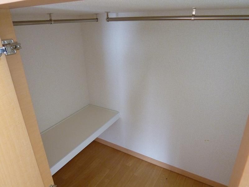 レオパレスおかのごう 収納