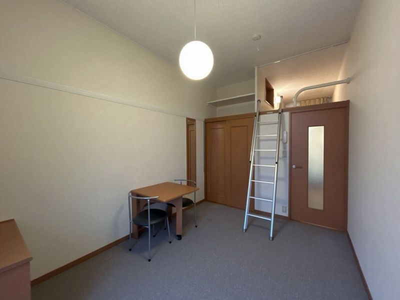 レオパレスＣａｐｔａｉｎ２１Ｓ 居間