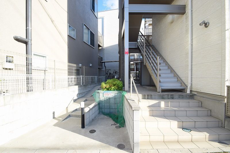 CLEINO Grandir Entrance