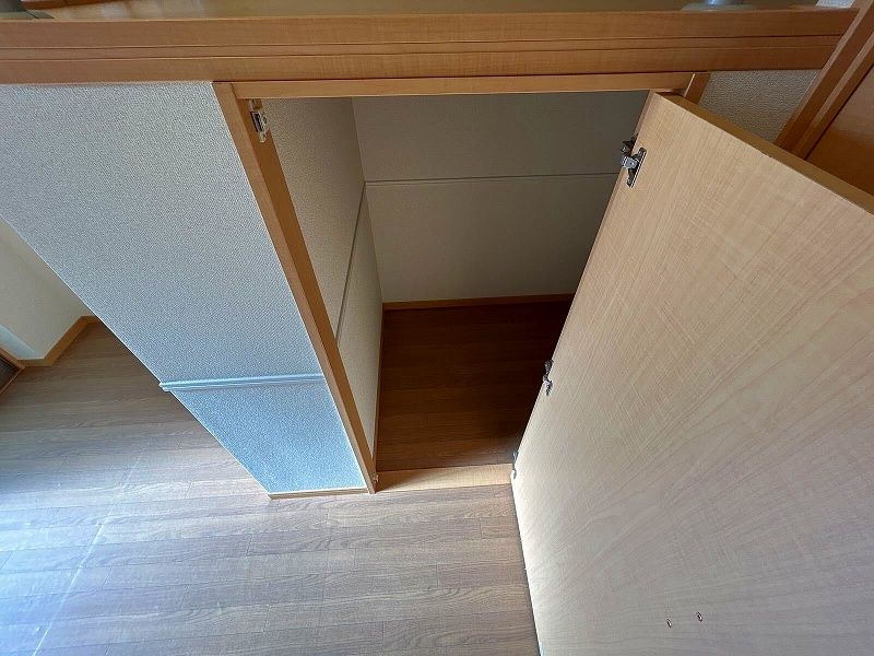 レオパレスルミエール西台 収納