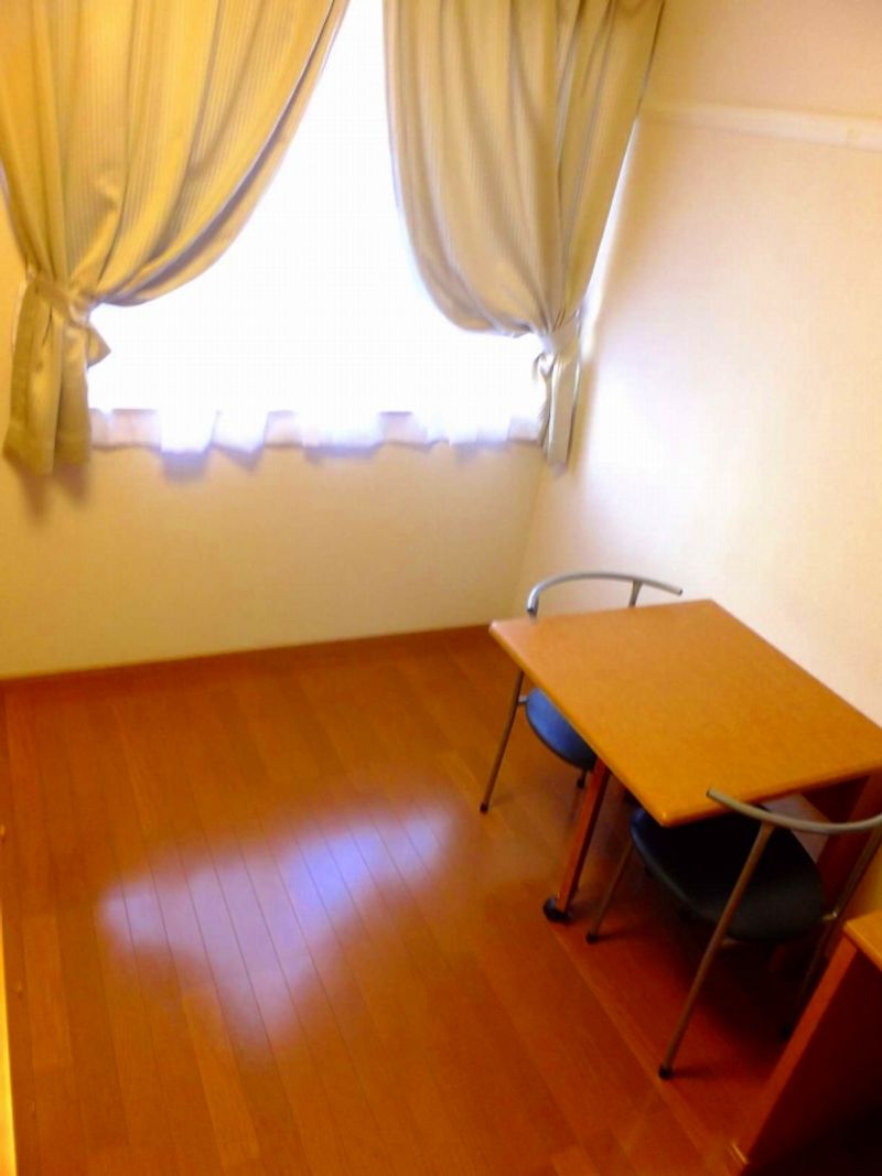 レオパレスカワシマⅡ 居間
